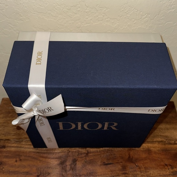 Dior Blue Gift Box with Tissue and Ribbon - Picture 2 of 11
